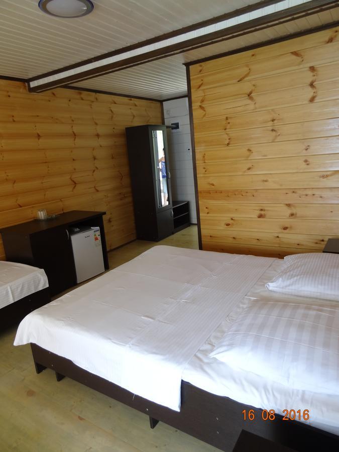 Captain Black Hotel Pizunda Exterior photo